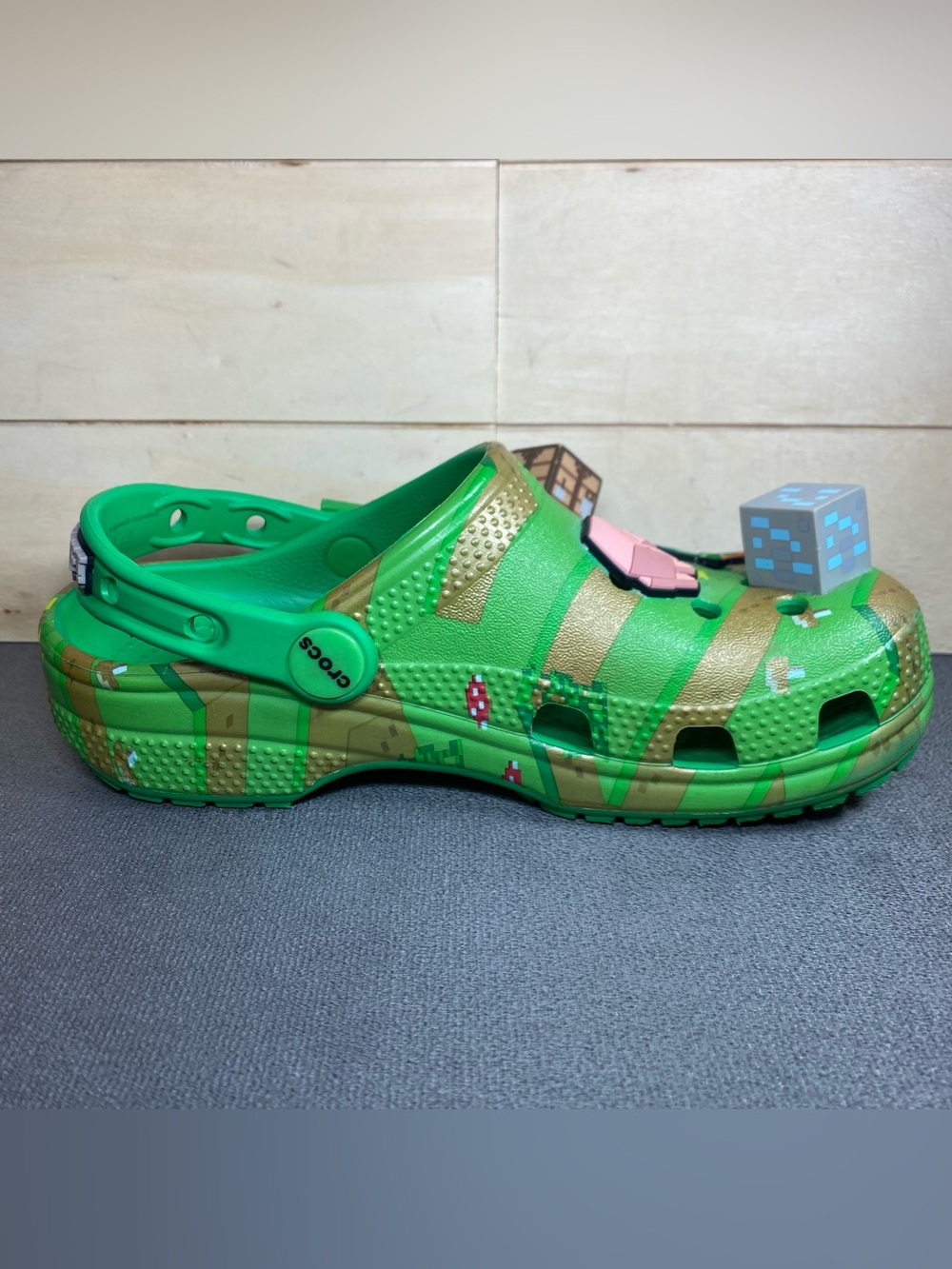 Crocs Classic Clogs Minecraft Green Unisex Kid's Size 13 Shoes Slip-Ons - Picture 3 of 11